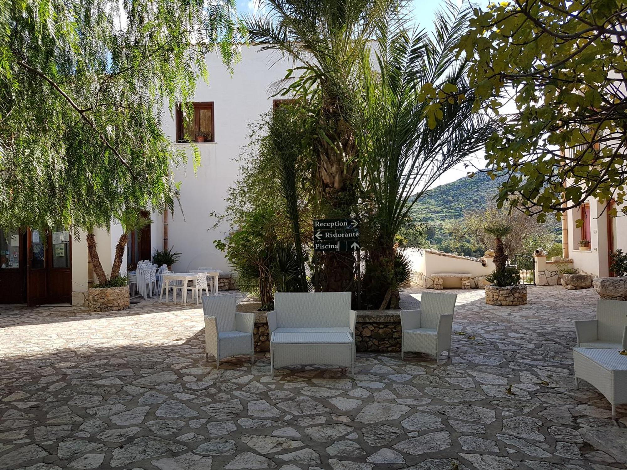 Casa Vacanze Il Cortile クストナーチ エクステリア 写真