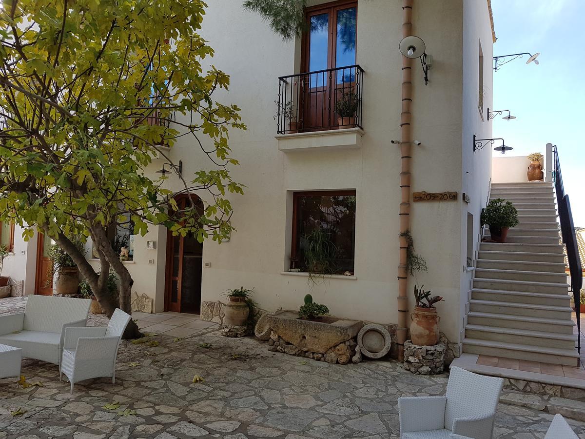 Casa Vacanze Il Cortile クストナーチ エクステリア 写真